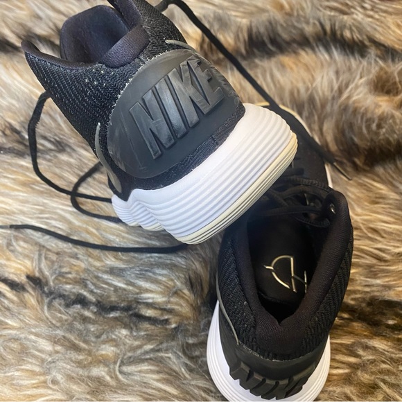 Nike Black & White Hyperdunk Shoes - Picture 9 of 9